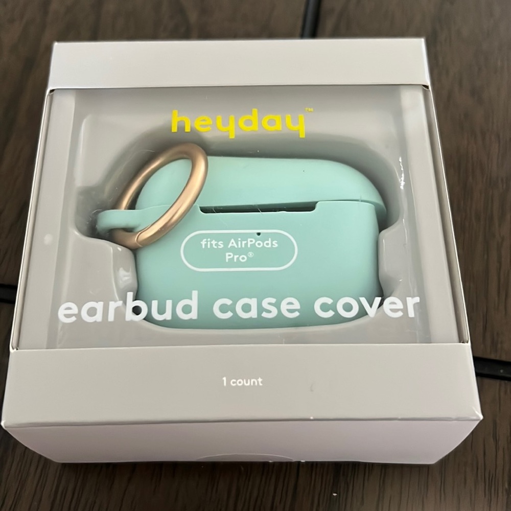 Earbud Case Cover. NEW!!!